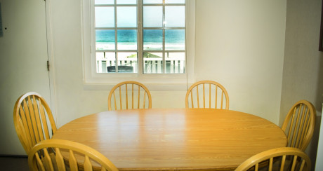 The Beach Cottage - Dinning Table
